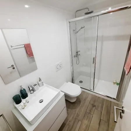 A Window To St. Helena Apartment *