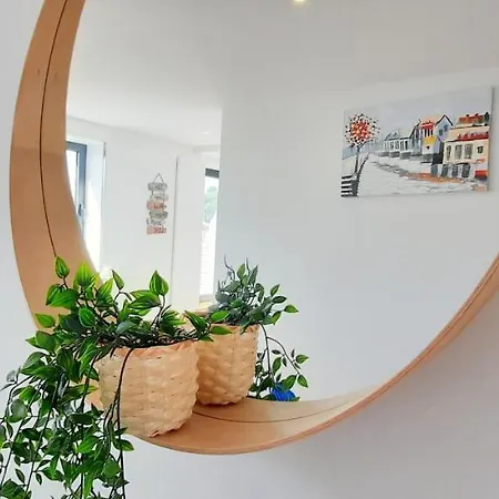 A Window To St. Helena Apartment *